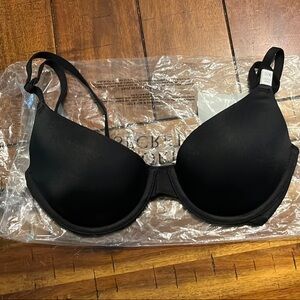 PINK Victoria's Secret Black Underwire Bra New With Tags
